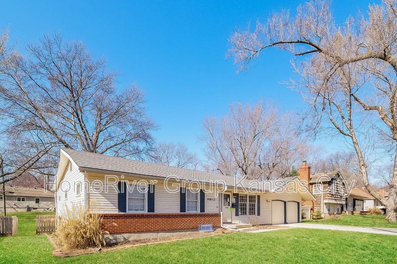 9802 England Dr - Photo 2 of 19