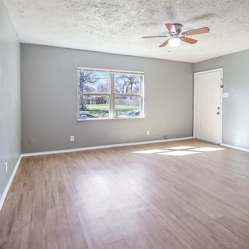 1212 Riverview Dr #B - Photo 4 of 23