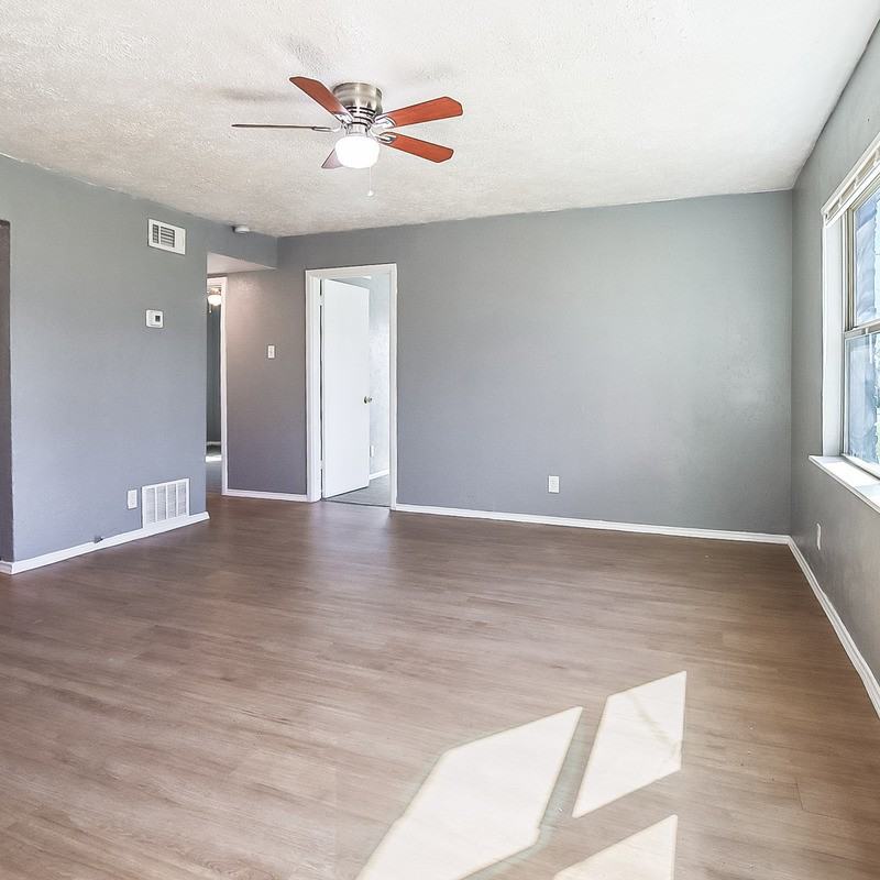 1212 Riverview Dr #B - Photo 3 of 23