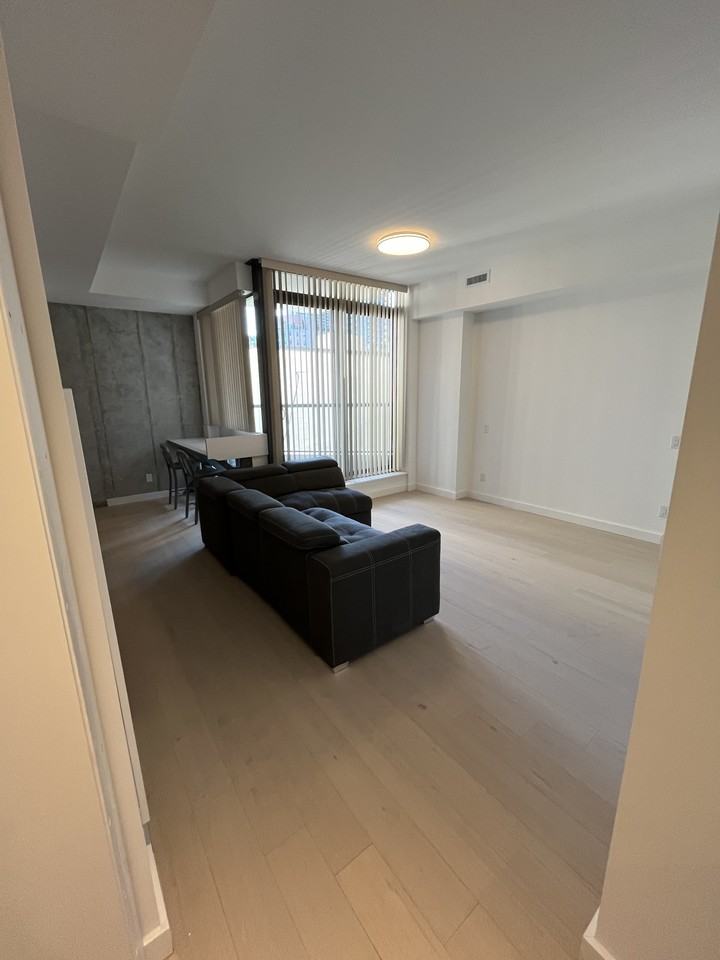 81 Wellesley Street East - Photo 3 of 9