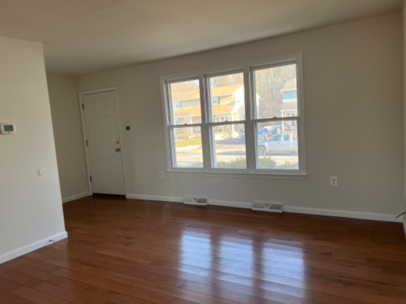 505 E Linden St - Photo 3 of 23