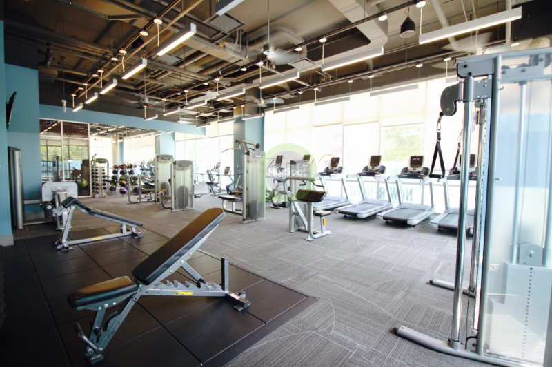 820 S Clark St - Photo 5 of 8