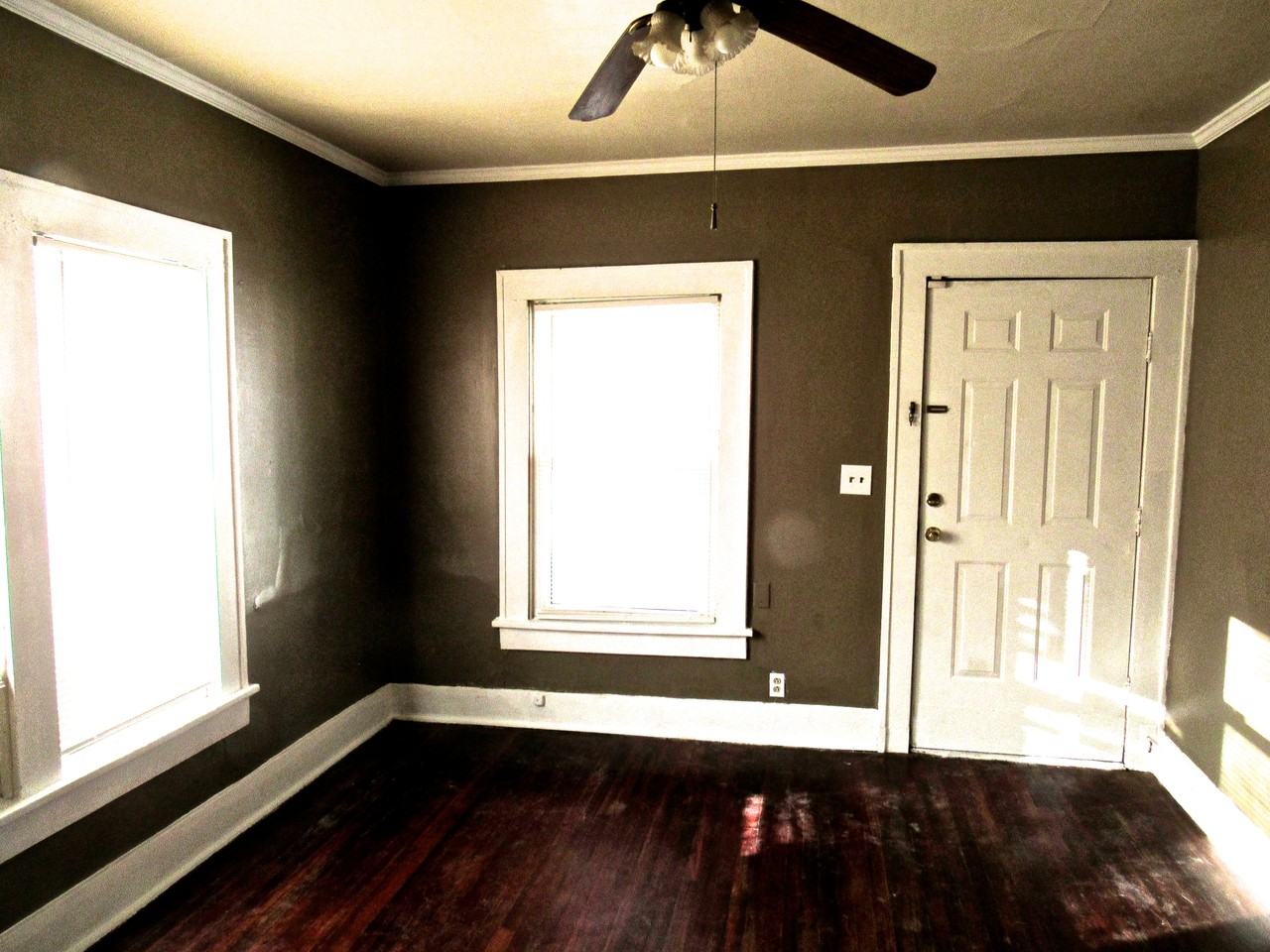 1410 E 10th St #B - Photo 2 of 8