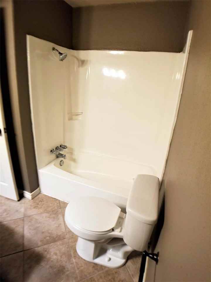 608 E Rosedale St #B - Photo 6 of 8