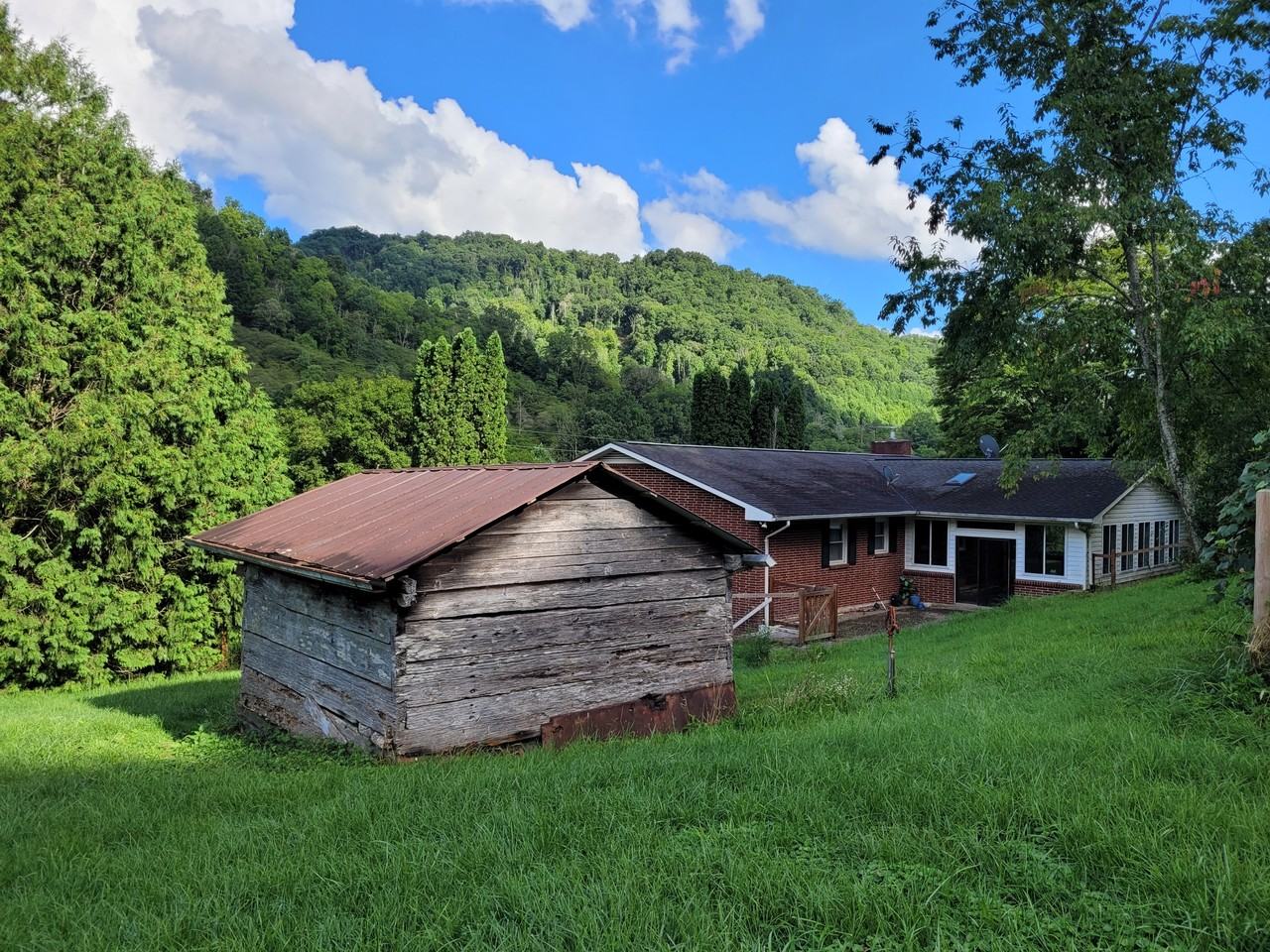 Apartments for Rent In Clyde NC Find Condos Other Rentals