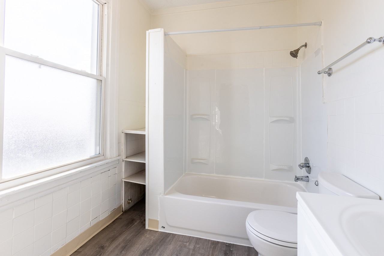 608 Taylor Ave - Photo 4 of 10