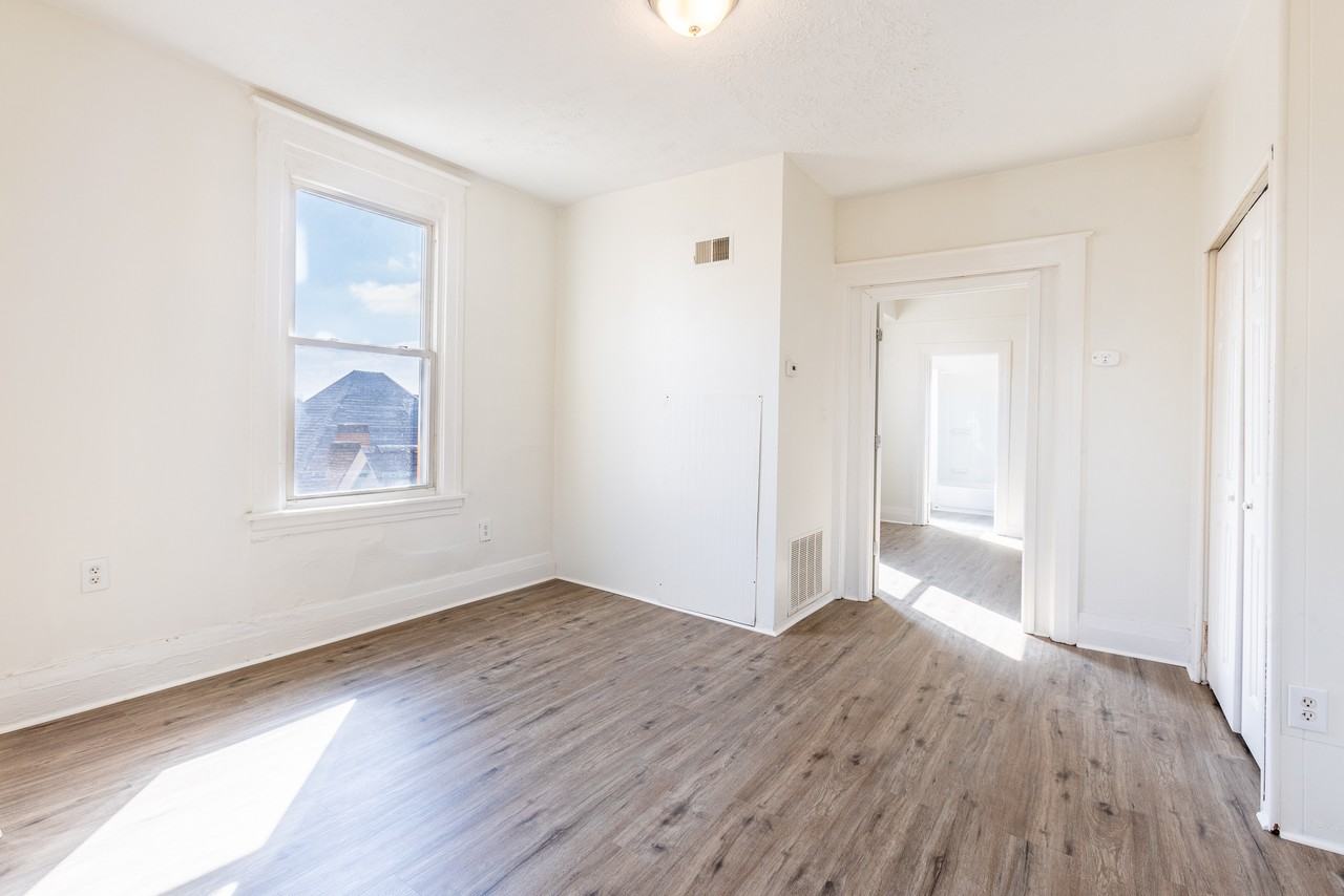 608 Taylor Ave - Photo 5 of 10