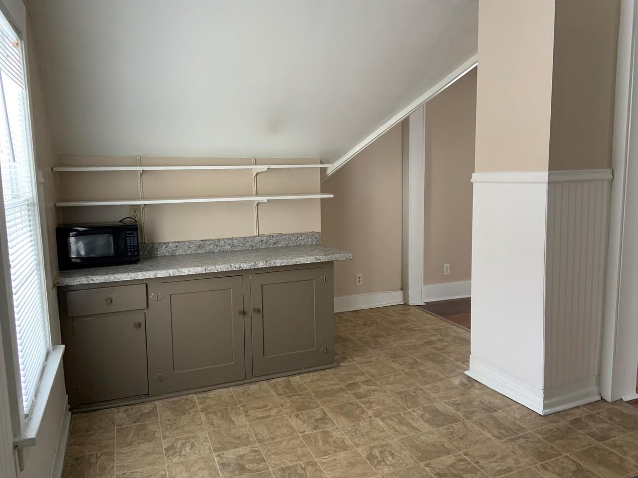 595 Allen Ave #2 - Photo 4 of 12
