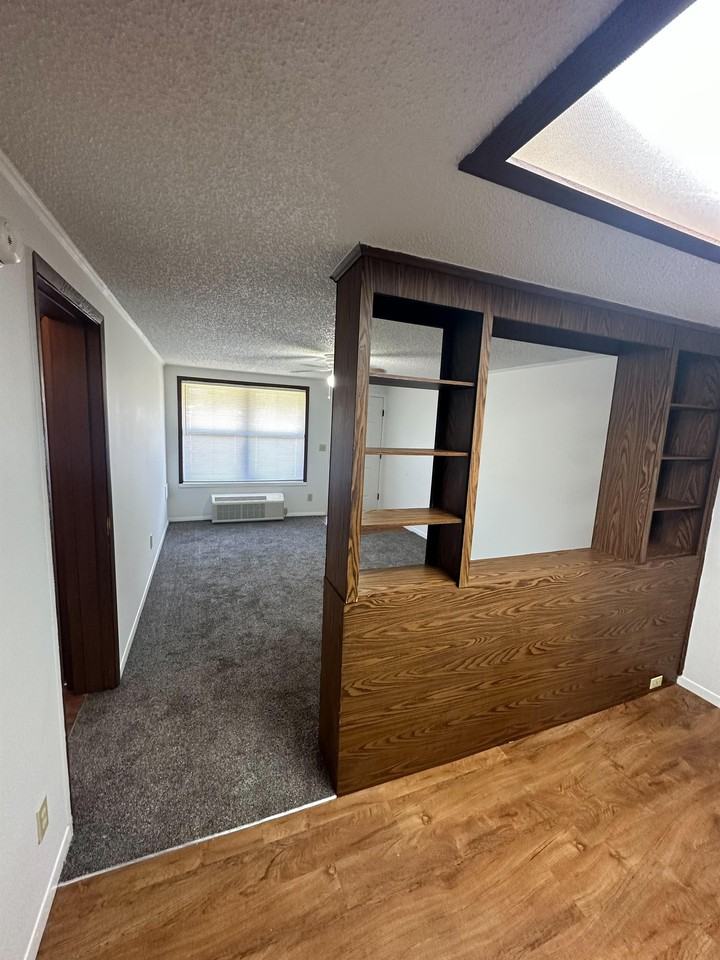 1015 W Bell St #42 - Photo 6 of 12