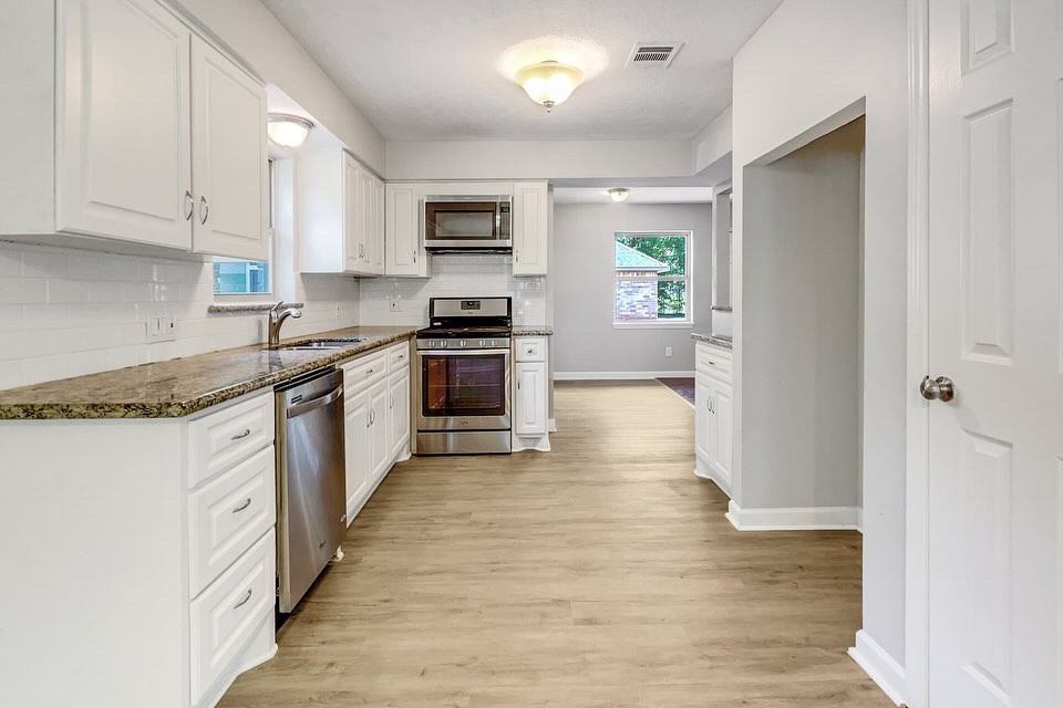 15502 Jersey Drive - Photo 2 of 9