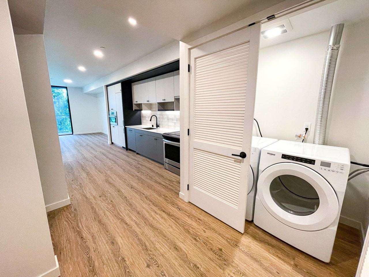 Parque Kirkland Apartments - Photo 6 of 50