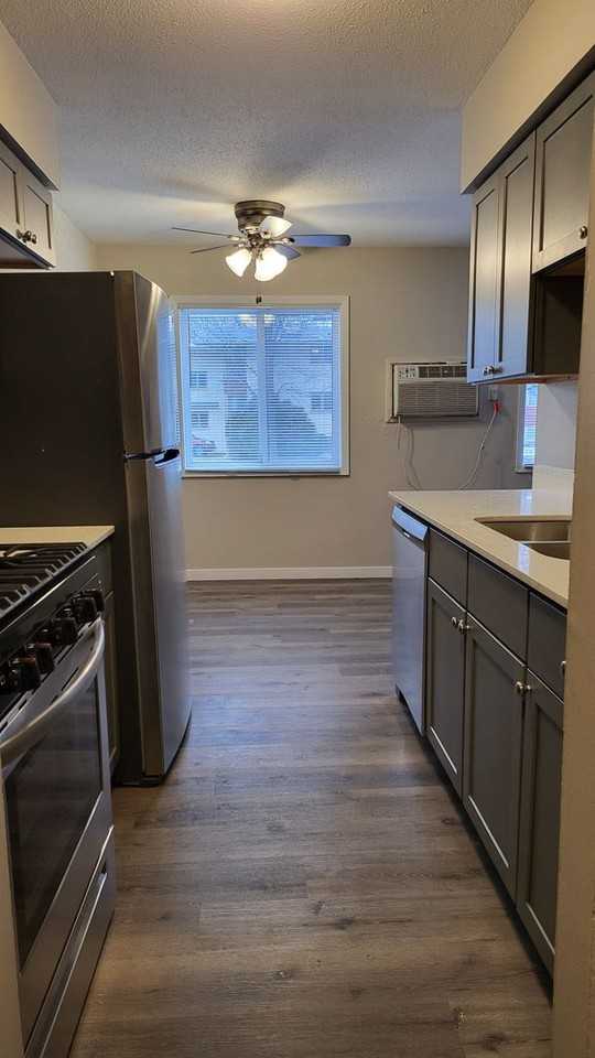 3300/10/20/30  Douglas Dr. N. - Photo 4 of 18