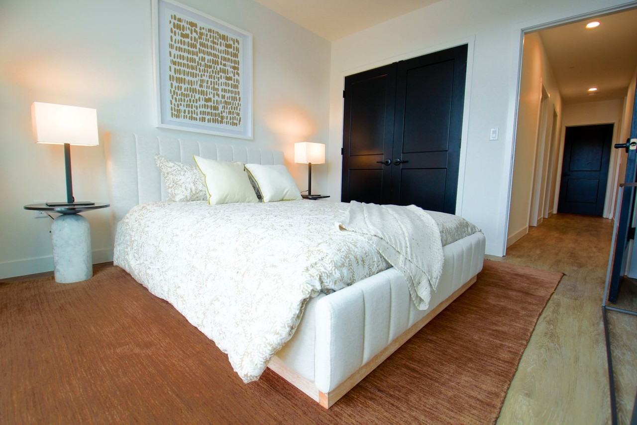 320 East College Avenue - Photo 2 of 6