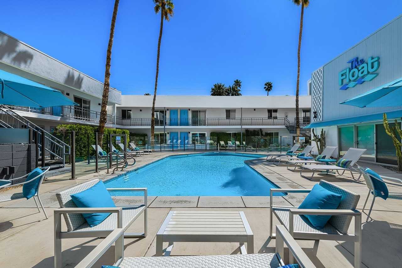 The Float - Photo 4 of 46