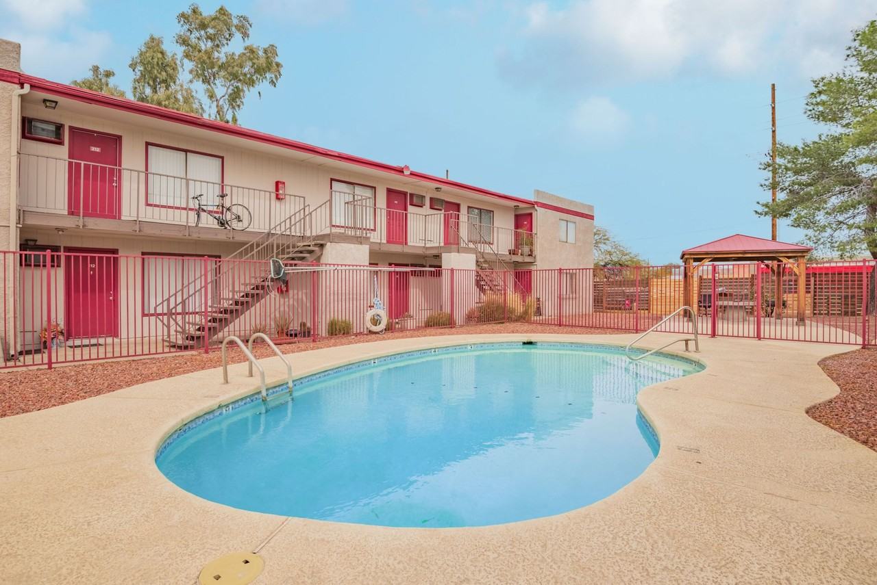 An active desert locale that's perfect for commuters - Photo 5 of 50