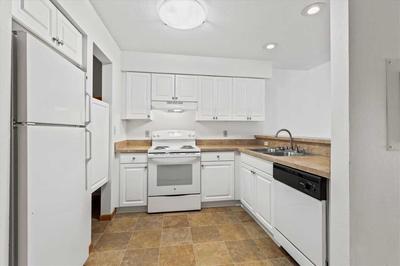 Appleton Place Associates, LLC - Photo 4 of 8