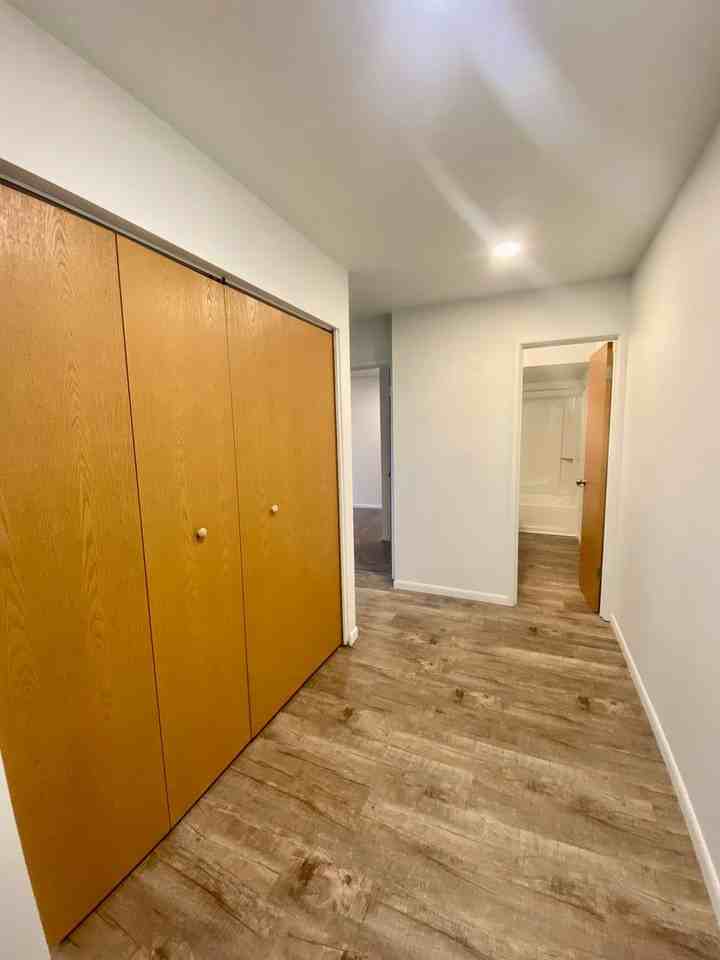 514 Emmet St - Photo 5 of 22