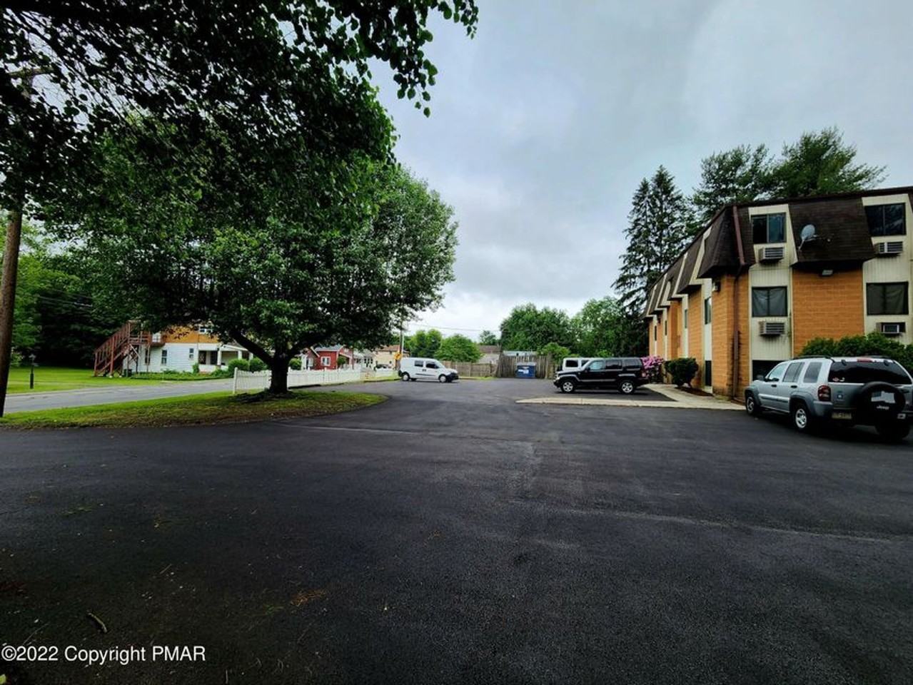 415 King Street - Photo 2 of 7