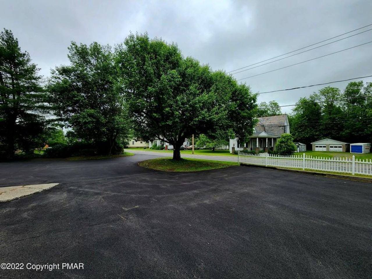 415 King Street - Photo 4 of 7