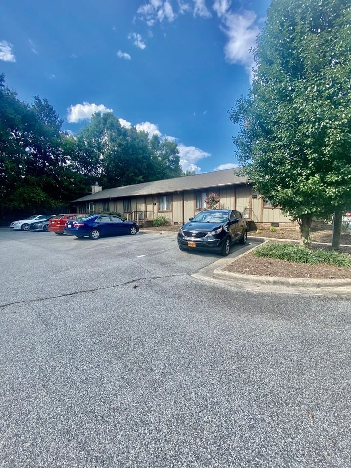 641 Statesville Blvd - Photo 6 of 6