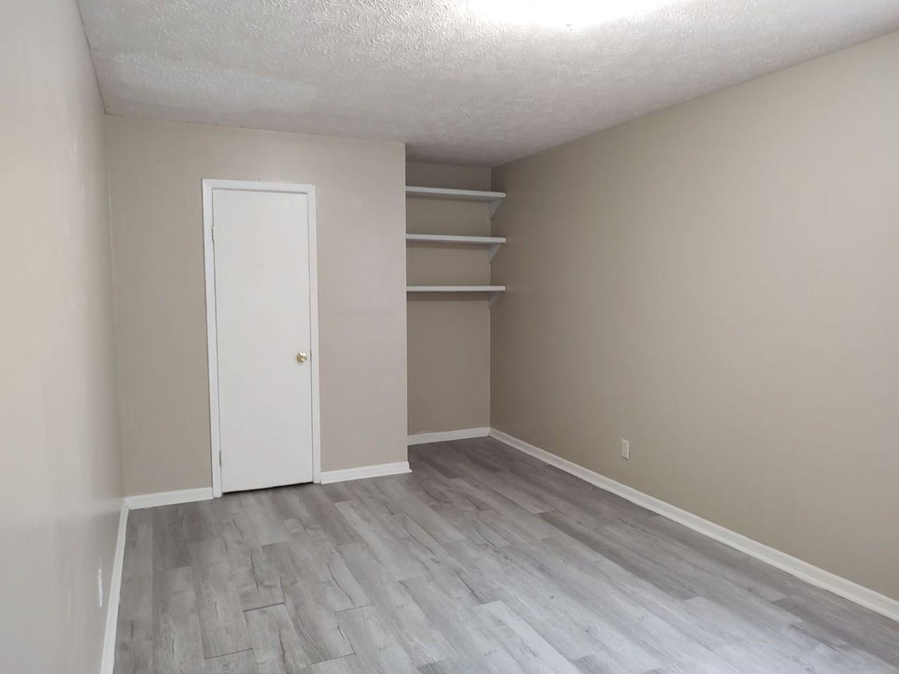 5500 Pinetree Avenue - Photo 3 of 4