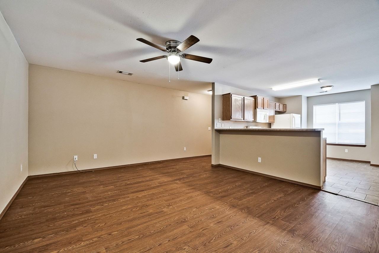 Stonegate IV - EF - Photo 4 of 13