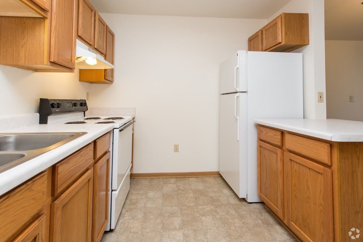 Chapel Hill Apartments - Photo 4 of 48