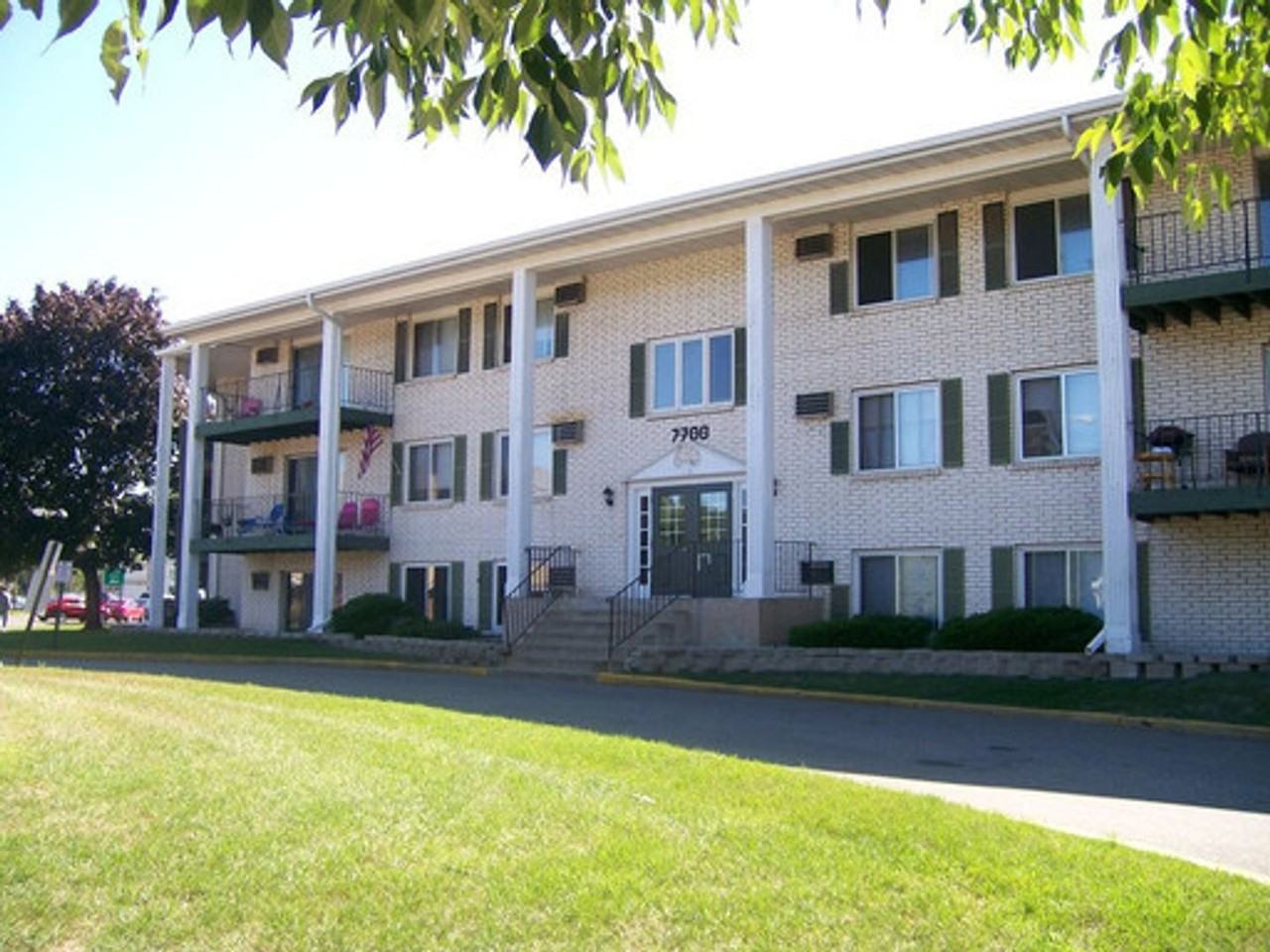 Virginian Apartments - Photo 2 of 33