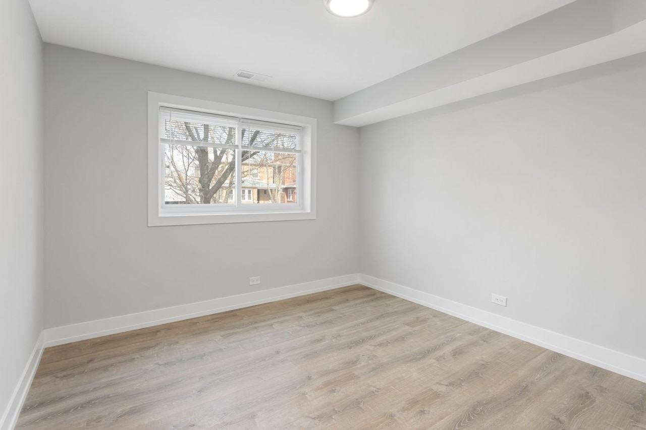 The 2333 Lunt - Photo 6 of 29