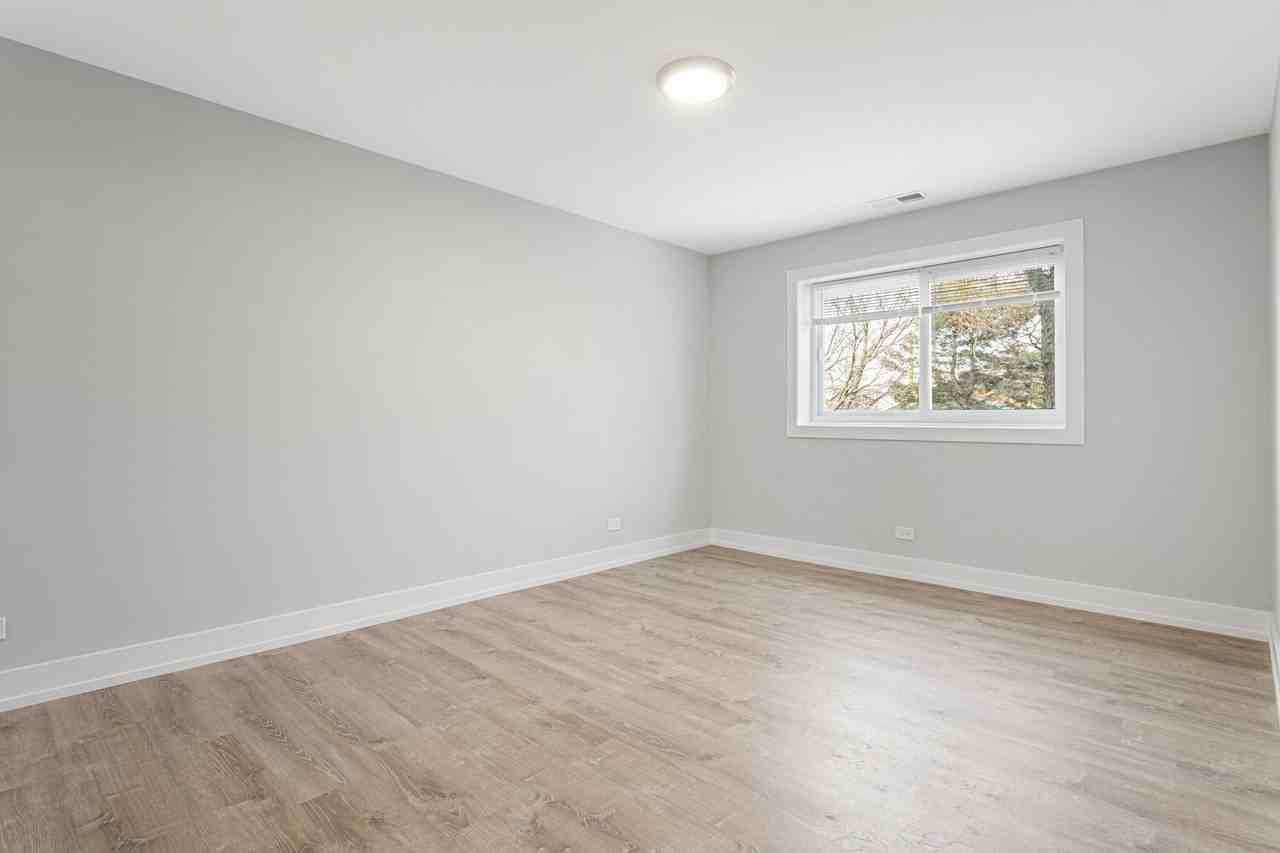 The 2333 Lunt - Photo 7 of 29