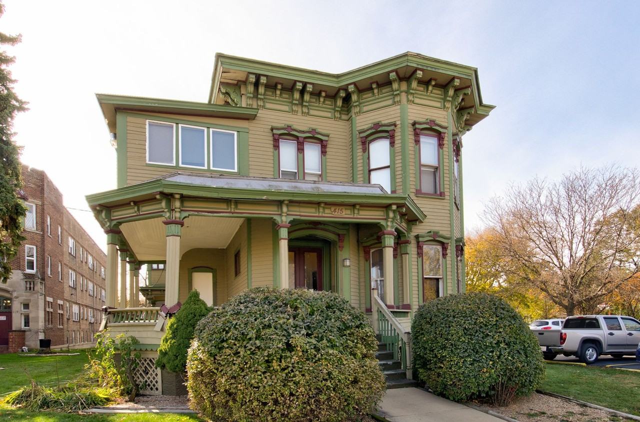 415 E Galena Blvd - Photo 2 of 15