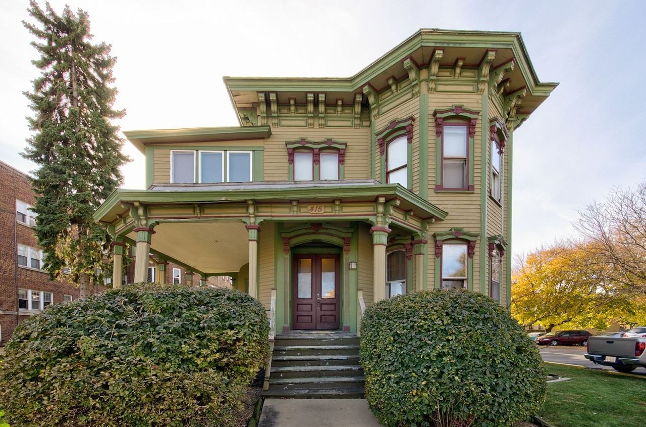 415 E Galena Blvd - Photo 3 of 15