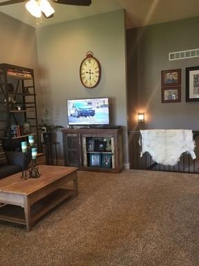 11648 Ridgeway Ct - Photo 2 of 5