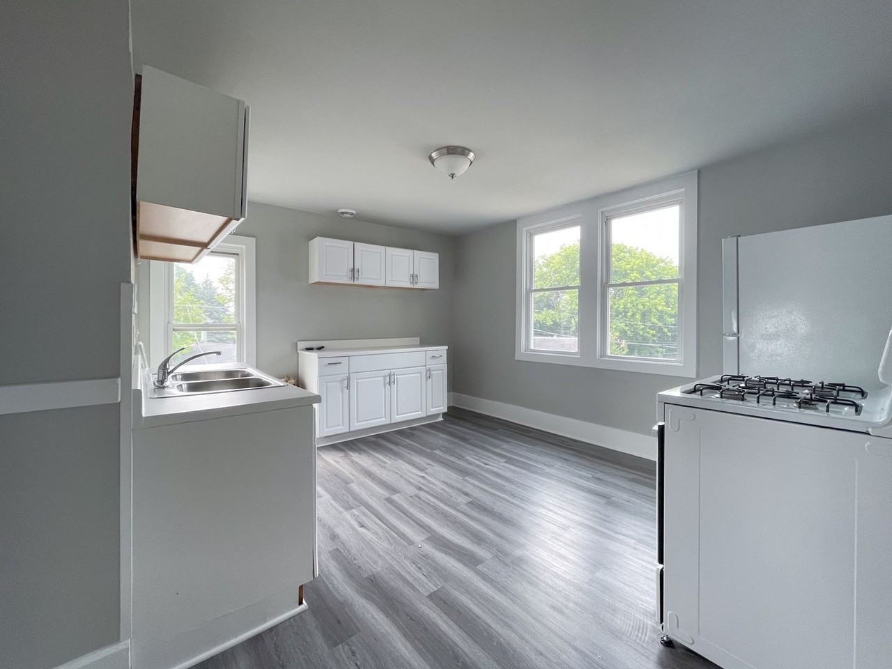 2017 Carmel Ave - Photo 3 of 18