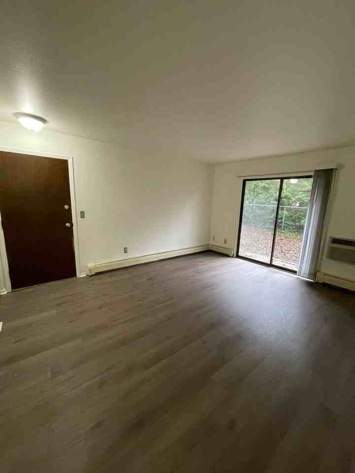 Sugar Creek Apartments - Photo 6 of 19