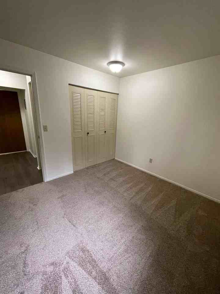 Sugar Creek Apartments - Photo 7 of 19