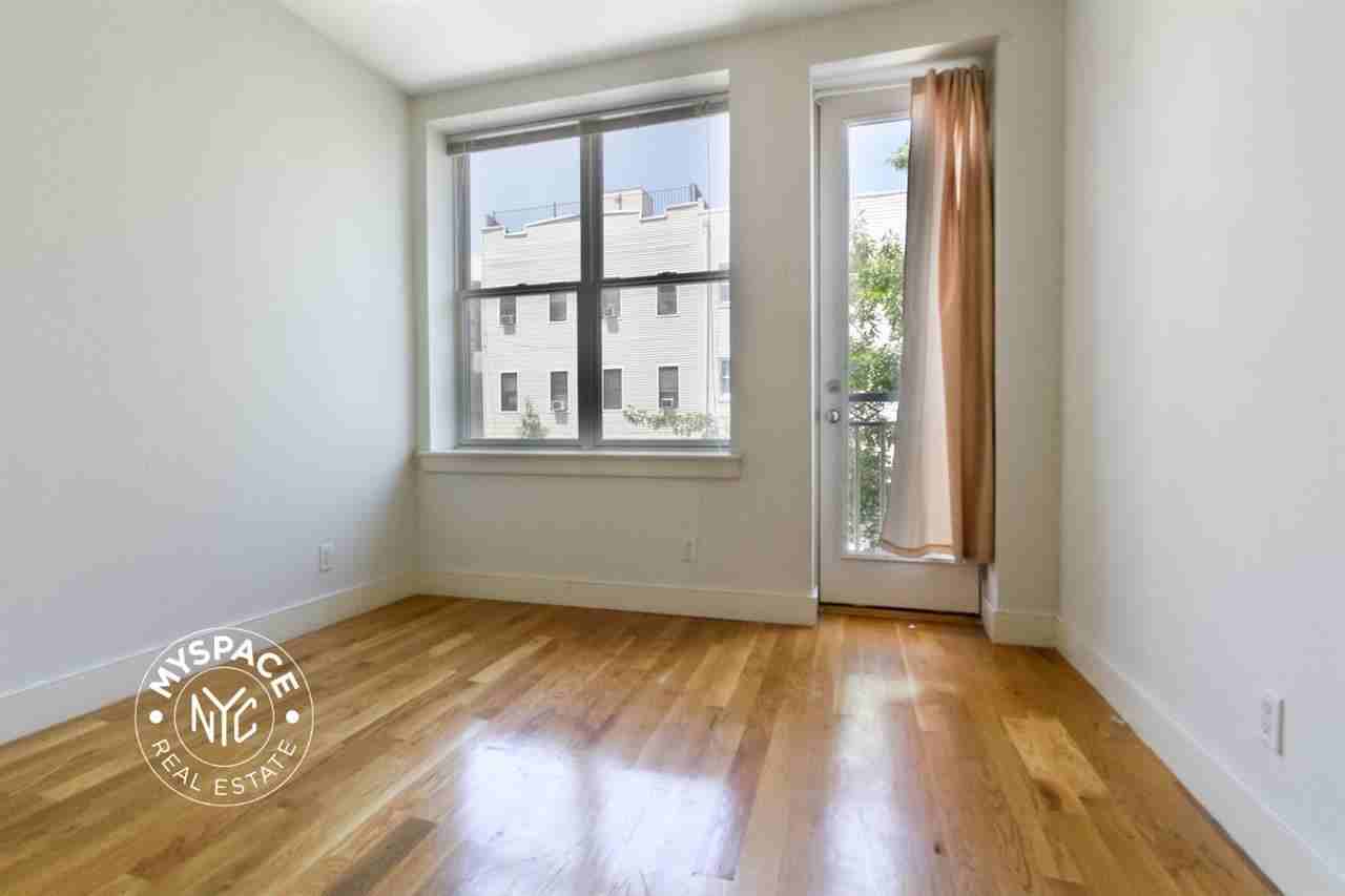 22 Fayette St #3R - Photo 3 of 8