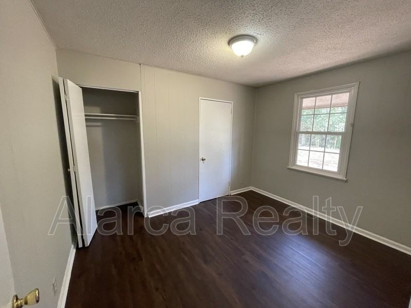 5321 Southampton Rd - Photo 4 of 14