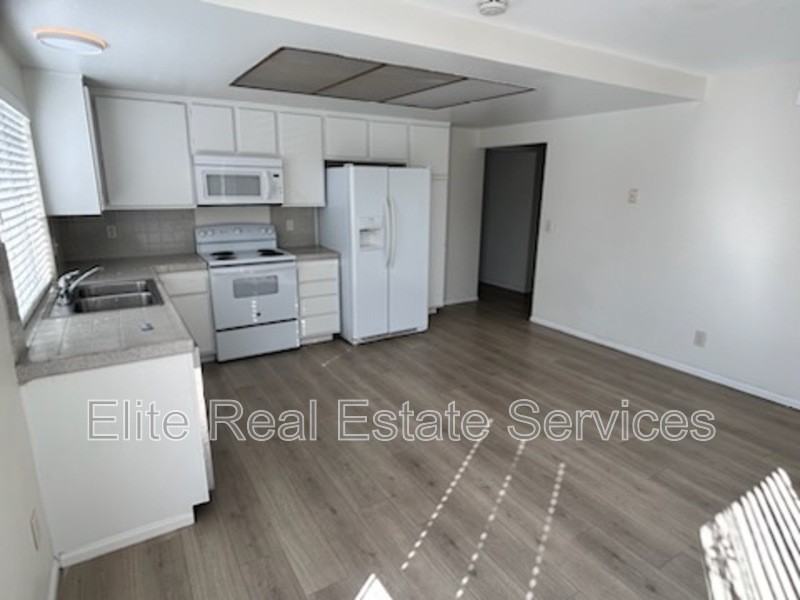 3110 Manos Dr - Photo 5 of 13