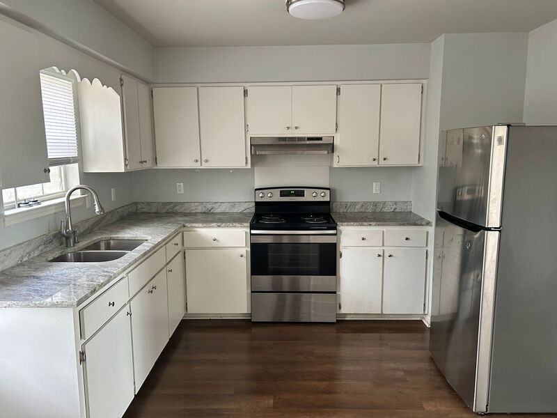 141 Buckingham Cir - Photo 2 of 20