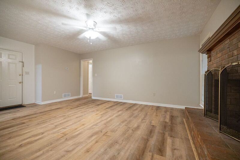 1151 Brookwood Dr - Photo 3 of 23