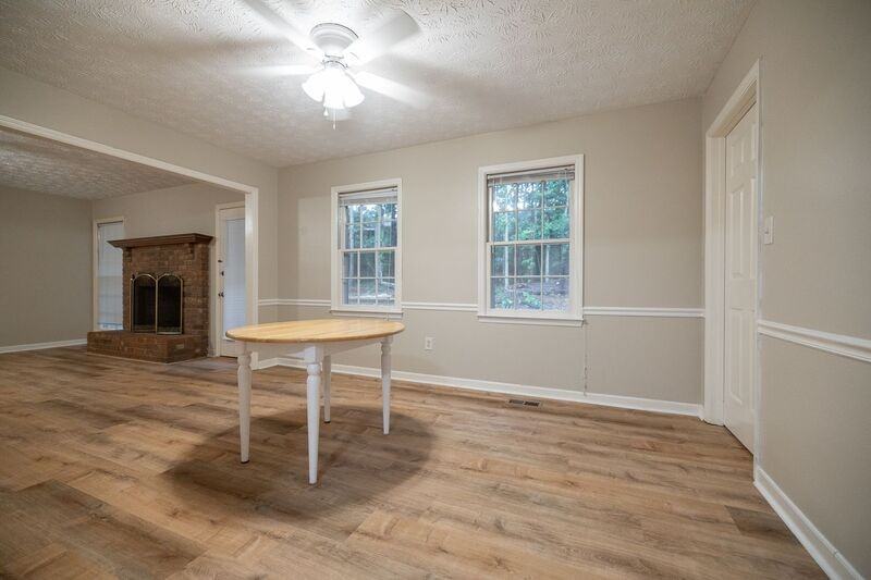 1151 Brookwood Dr - Photo 6 of 23