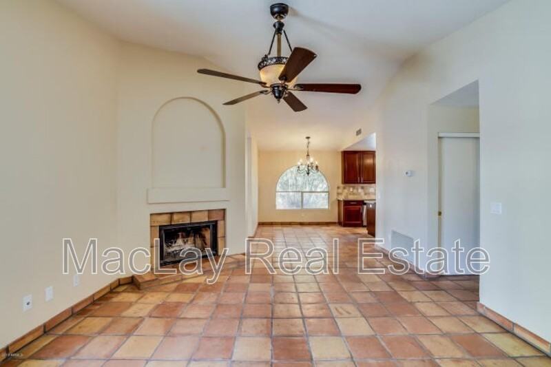 15851 S 30th Pl - Photo 7 of 18