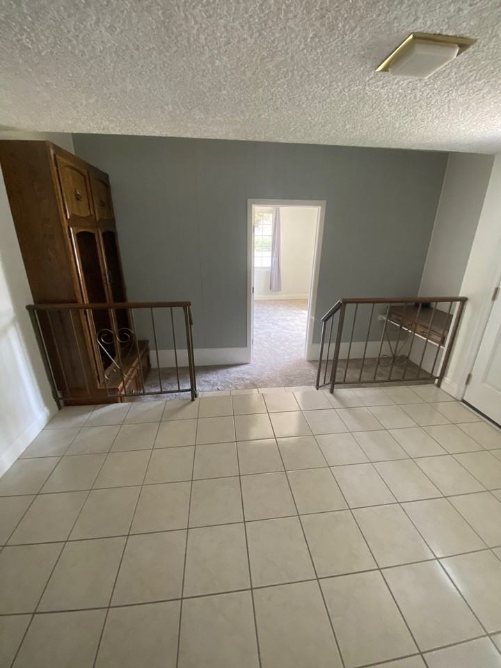 6900 Pembroke Avenue - Photo 2 of 25