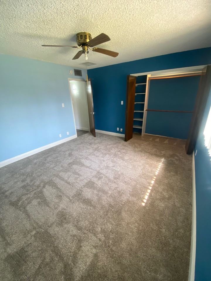 6900 Pembroke Avenue - Photo 3 of 25