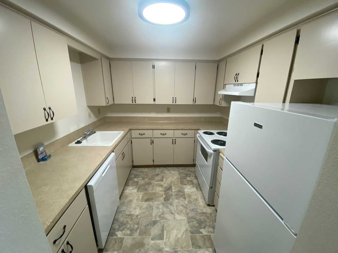 565 14th St Ne #565 - Photo 6 of 23
