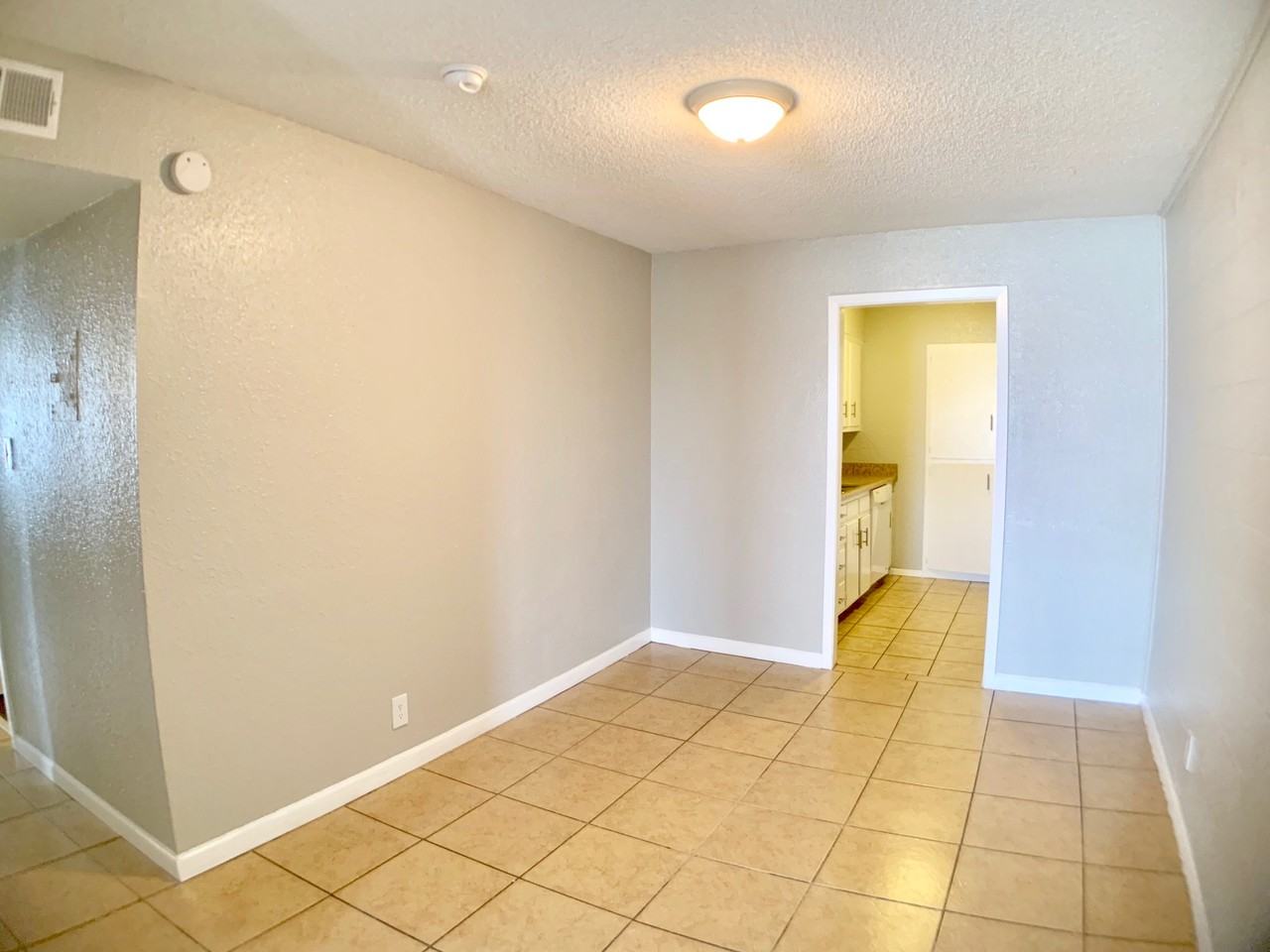 3911 Englewood Circle #3911 - Photo 4 of 18