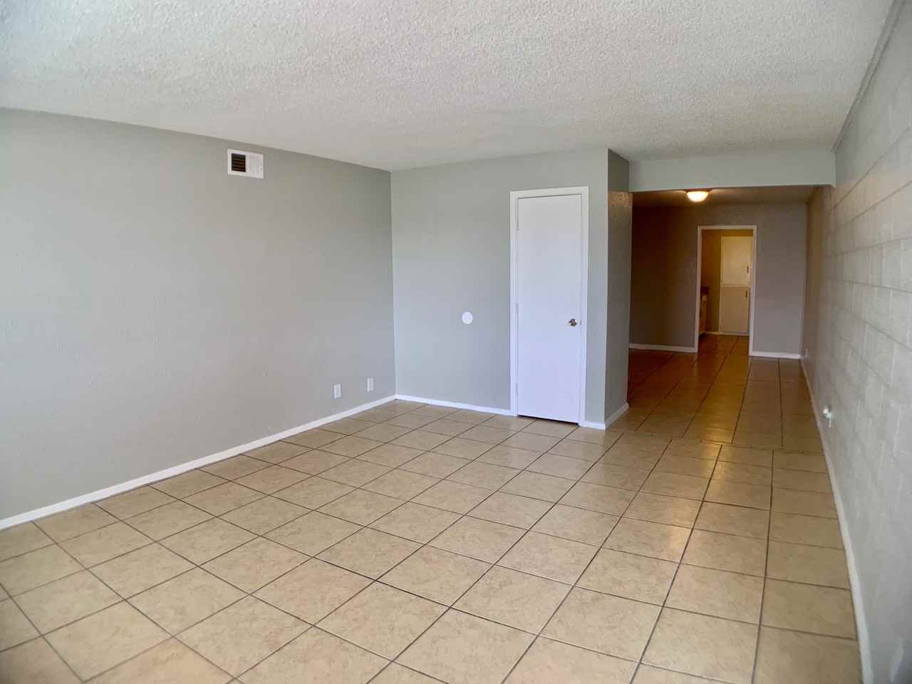 3911 Englewood Circle #3911 - Photo 5 of 18