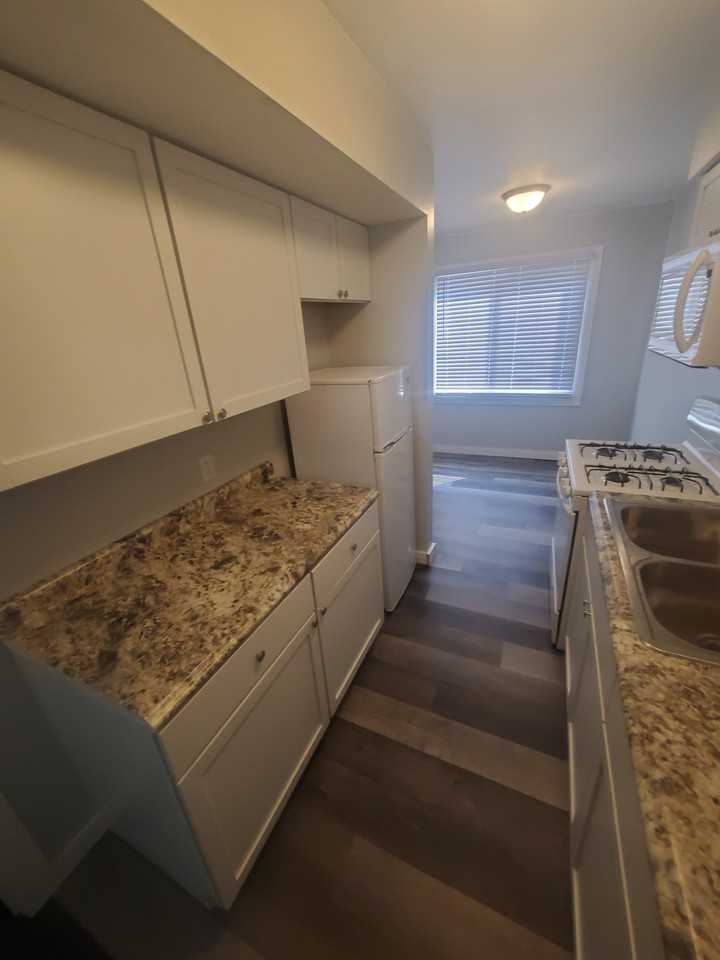 918 Denton St #6 - Photo 5 of 12