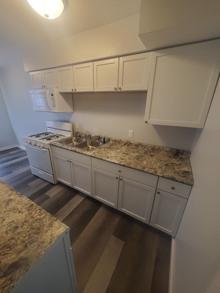 918 Denton St #6 - Photo 6 of 12